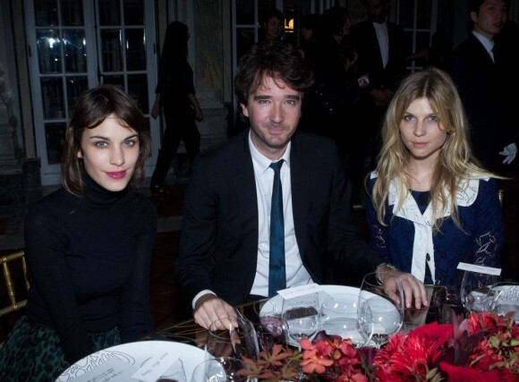 Alexa Chung, Antoine Arnaud et Clémence Poésy lors du dîner Louis Vuitton à Shanghai
