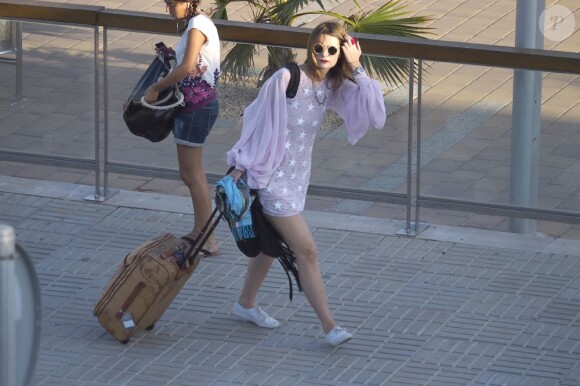 Exclusif : Mischa Barton arrive à Formentera pour se relaxer avec son amoureux pendant les vacances. Le 24 juillet 2012