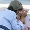 Mischa Barton prend du bon temps lors d'un déjeuner chez Burger King à Ibiza. Le 24 juillet 2012