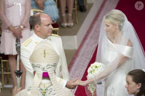 Le prince Albert et la princesse Charlene de Monaco lors de leur mariage en juillet 2011
