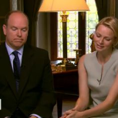 Le prince Albert et la princesse Charlene de Monaco ont donné une interview - compliquée - à l'occasion de leur premier anniversaire de mariage, pour CBS This Morning, au palais princier, en juillet 2012.