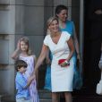  La comtesse Sophie de Wessex et ses enfants James et Louise étaient à Buckingham Palace le 26 juillet 2012 pour le passage du relais de la flamme olympique. 