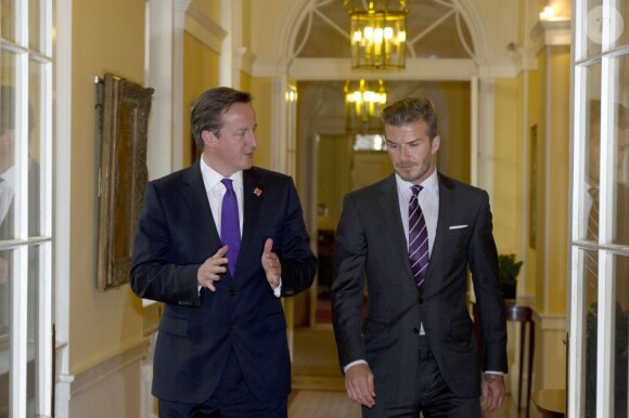 David Beckham rencontre le Premier ministre David Cameron, au 10 Downing Street à Londres, le 26 juillet 2012.