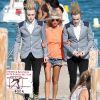 Tara Reid et les frères Jedwards se promènent sur la plage de St-Tropez, le jeudi 26 juillet 2012.
