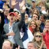 La princesse Eugenie, le prince William, Kate Middleton et le prince Harry ont applaudi la première médaille olympique de Zara Phillips. Comme la veille lors de l'épreuve de cross, les membres de la famille royale britannique étaient nombreux mardi 31 juillet 2012 à Greenwich Park pour soutenir Zara Phillips et la voir décrocher avec l'équipe britannique de concours complet la médaille d'argent aux Jeux olympiques de Londres.