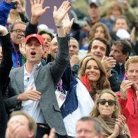 JO - Zara Phillips médaille d'argent : Kate, William et les royaux en liesse