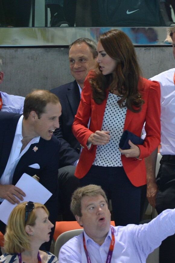 Le prince William, duc de Cambridge et Catherine, duchesse de Cambridge lors des finales olympiques de natation le 3 août 2012 à Londres