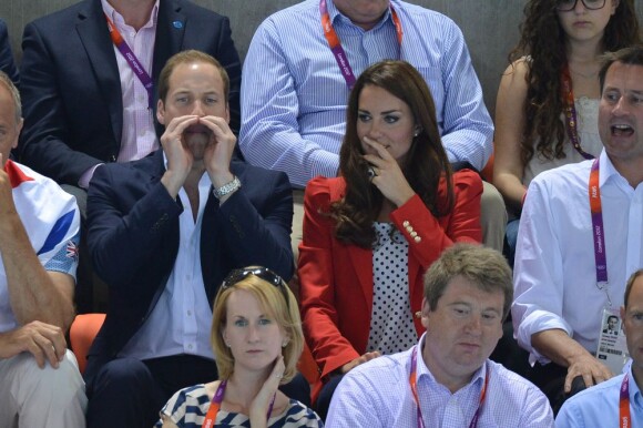 Le prince William, duc de Cambridge et Catherine, duchesse de Cambridge lors des finales olympiques de natation le 3 août 2012 à Londres