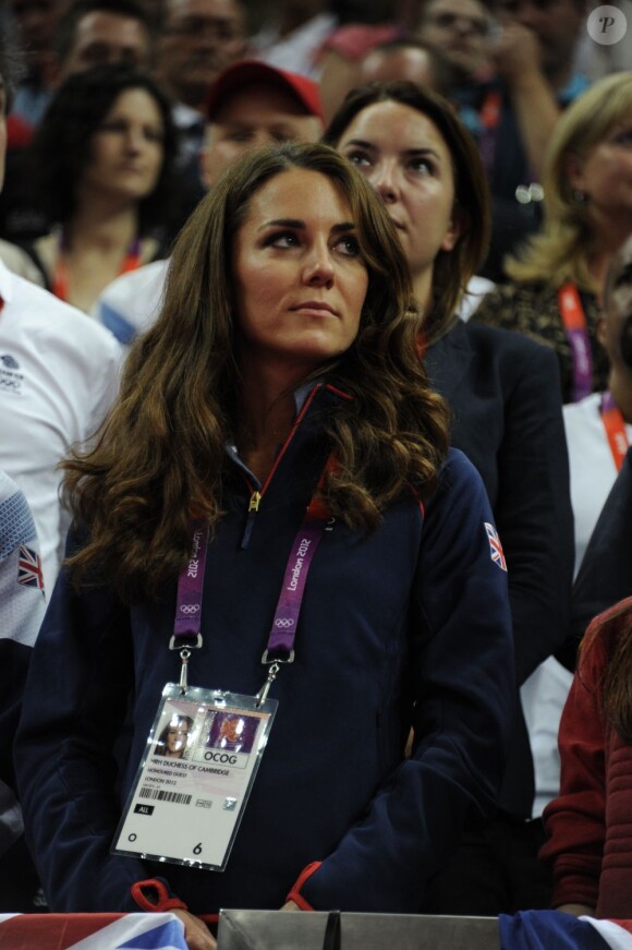 Kate Middleton aux JO de Londres le 5 août 2012 lors des finales masculines de gymnastique (cheval d'arçons et sol).