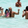 Tony Kanal en famille à la plage le 5 août 2012 à Miami