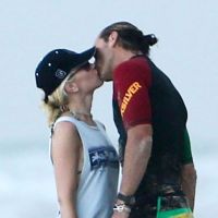 Gwen Stefani : Baiser tendre avec Gavin Rossdale et rires sur la plage avec Zuma