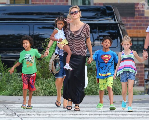Heidi Klum et son adorable gang dans les rues de New York, le 6 août 2012.