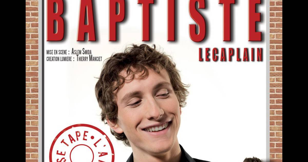 Baptiste Lecaplain se tape l'affiche au Bataclan - Purepeople