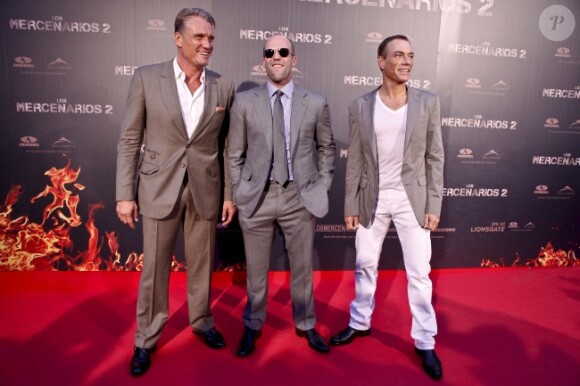 Dolph Lundgren, Jason Statham et Jean-Claude Van Damme lors de l'avant-première du film Expendables 2 : unité spéciale le 8 août 2012 à Madrid