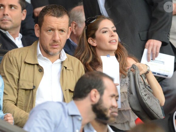 Dany Boon et sa femme Yaël dans les tribunes du Parc des Princes pour la rentrée du Paris Saint-Germain en Ligue 1 le 11 août 2012.
