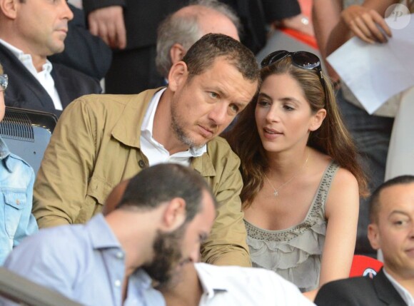 Dany Boon et son épouse Yaël dans les tribunes du Parc des Princes pour la rentrée du Paris Saint-Germain en Ligue 1 le 11 août 2012.