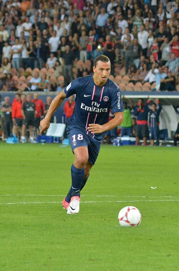 Zlatan Ibrahimovic a réussi son entrée en matière sous les couleurs du PSG le 11 août 2012 au Parc des Princes face à Lorient, en présence d'une partie de sa famille.