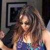 Ashton Kutcher et Mila Kunis ne s'affichent pas en couple mais ils ont déjeuné ensemble à Studio City en Californie le 12 août 2012