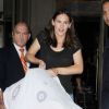 Jennifer Garner sort de son hôtel avec le petit Samuel, à New York, le 15 août 2012