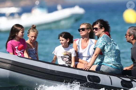Kate Moss en vacances à Saint-Tropez avec sa fille, Lila, le 19 août 2012
