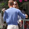 Jessica Alba a déjeuné avec un ami à Beverly Hills le 17 août 2012 au restaurant Ivy à Beverly Hills