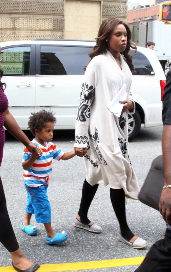 Jennifer Hudson et son adorable fils David Otunga sur le tournage de Smash à New York le 20 août 2012