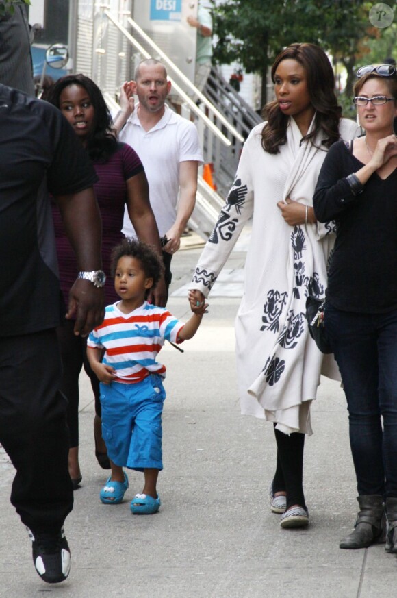 Jennifer Hudson et son adorable fils David Otunga sur le tournage de Smash à New York le 20 août 2012