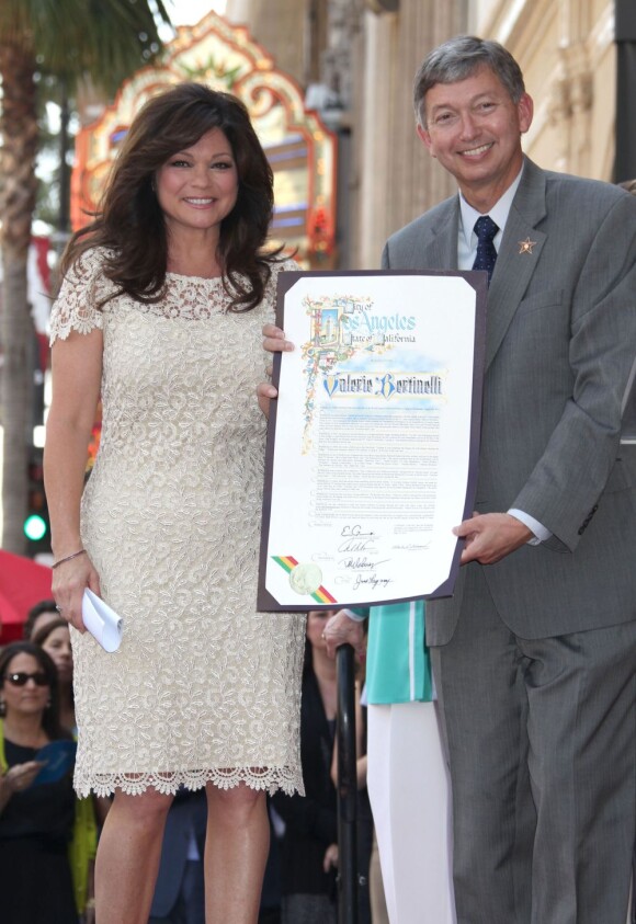 Valerie Bertinelli reçoit son étoile sur le Walk of Fame à Los Angeles, le 22 août 2012.