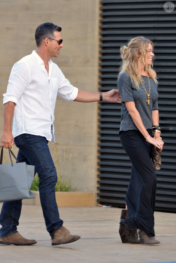 LeAnn Rimes célèbre son 30e anniversaire en compagnie de son époux Eddie Cibrian, à Malibu, le 28 août 2012.