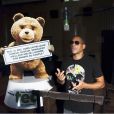 JoeyStarr dans les studios pour enregistrer la voix de l'ours Ted.