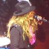 Jennifer Lopez joue du tambour et interprète Let's Get Loud à l'American Airlines Arena. Miami, le 31 août 2012.