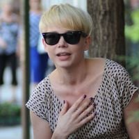 Michelle Williams : balade au zoo avec son chéri Jason Segel et sa fille Matilda