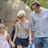 Michelle Williams, accompagnée de sa fille Matilda et de son petit ami Jason Segel, visite le Bronz Zoo à New York. Le 31 août 2012.