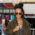 Rihanna à la gare de King Cross San Pancras, quitte Londres pour rejoindre Paris par l'Eurostar. Le 1er septembre 2012.