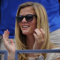 US Open : La sublime Brooklyn Decker applaudit amoureusement Andy Roddick