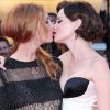 Le baiser sulfureux de Josephine de La Baume et Roxane Mesquida (en Armani Privé) lors de la présentation de The Company You Keep à la Mostra de Venise, le 6 septembre 2012.