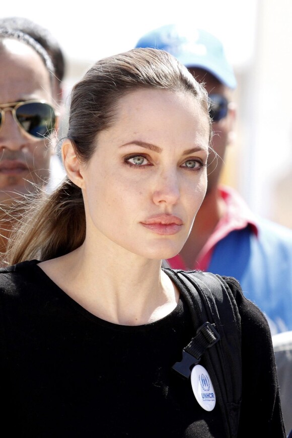 Bouleversée, Angelina Jolie est allée à la rencontre des réfugiés syriens dans un camp de Mafraq, Jordanie. Le 11 septembre 2012.