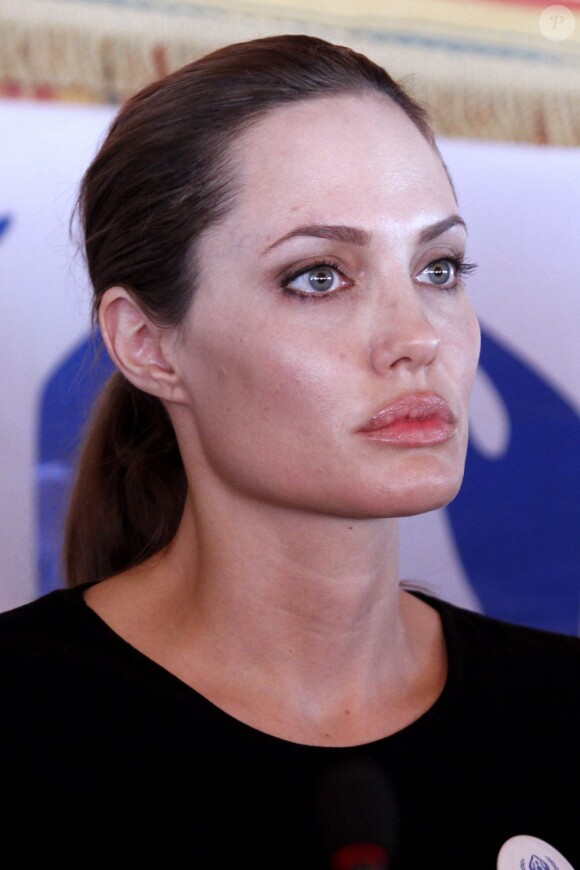 Angelina Jolie est allée à la rencontre des réfugiés dans un camp de Mafraq, en Jordanie, le 11 septembre 2012.