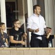 Entre garçons, les Beckham regardent un match de foot : les LA Galaxy contre Colorado Rapids. Los Angeles, le 14 septembre 2012.