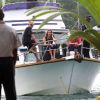 Kate Middleton et le prince William lors de leur arrivée sur l'île de Tuvanipupu dans l'archipel des Iles Salomon durant leur séjour en Asie du sud-est effectué en l'honneur de la reine Elizabeth II le 17 septembre 2012
