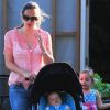 Jennifer Garner à Santa Monica avec ses enfants Violet, Seraphina et le petit dernier Samuel le 16 septembre 2012, Los Angeles