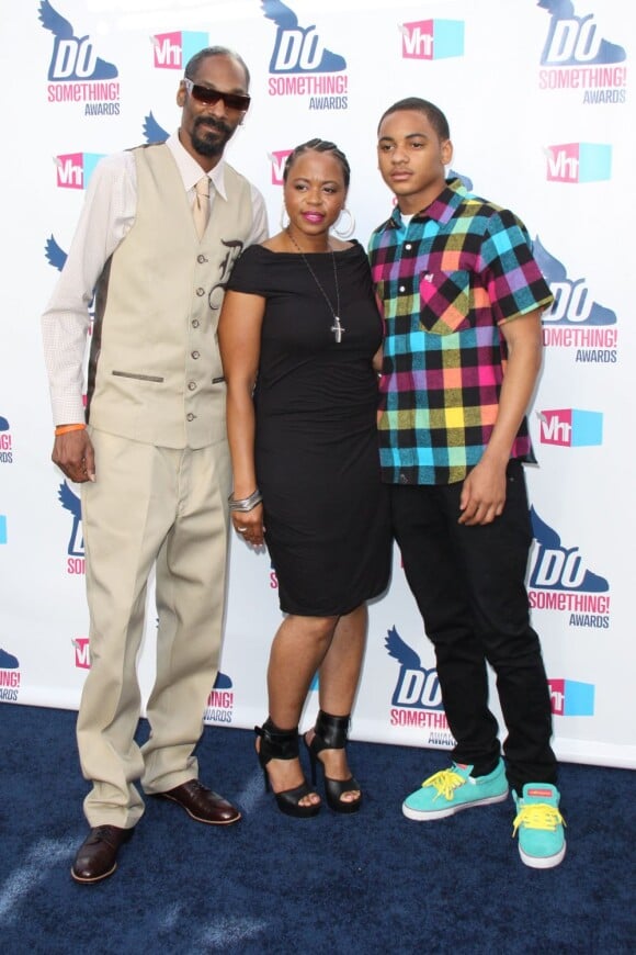Snoop Dogg avec sa femme Shante Broadus et son fils Corde Calvin à Los Angeles le 19 juillet 2010.