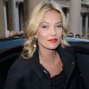 Kate Moss, ravissante dans un total look black, signe une arrivée de star à l'inauguration de la nouvelle boutique Liu Jo. Milan, le 19 septembre 2012.
