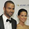 Tony Parker et sa compagne Axelle, amoureux et élégants, lors de la première édition du gala de charité "Monaco par coeur" au profit des associations Jeune J'écoute er CéKeDuBonheur à Monaco, le 22 septembre 2012