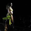 Raffaella Fico, enceinte de 6 mois d'un enfant de Mario Balotelli, a paradé fièrement en bikini lors du défilé Pin-Up Stars à la Fashion Week de Milan, samedi 22 septembre 2012.