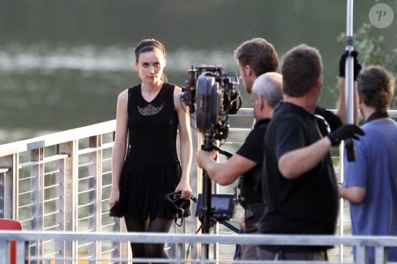 Rooney Mara tournent une scène du nouveau film mystérieux de Terrence Malick à Austin, Texas. Le 23 septembre 2012.