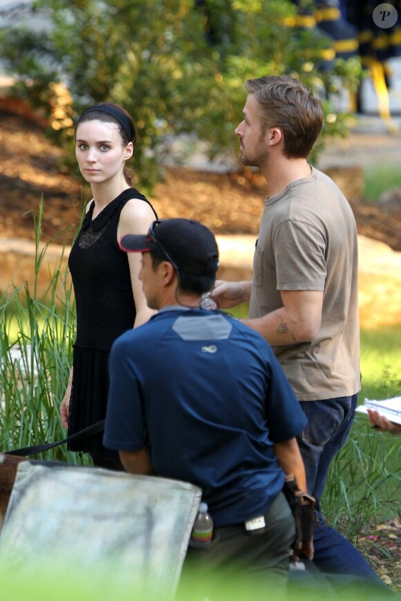 Ryan Gosling et Rooney Mara tournent des scènes du nouveau film mystérieux de Terrence Malick à Austin, Texas. Le 23 septembre 2012.