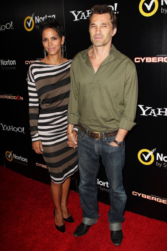Halle Berry et Olivier Martinez à l'avant-première de Cybergeddon à Los Angeles, le 24 septembre 2012.