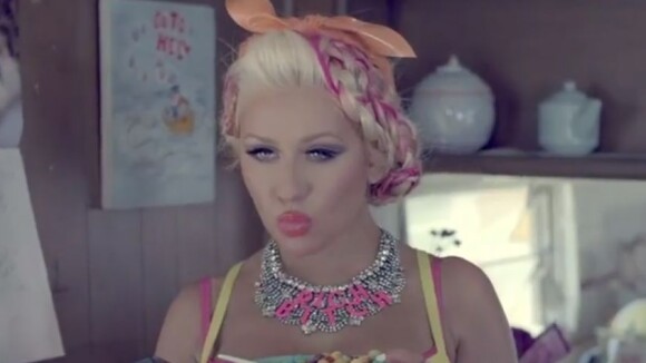 Christina Aguilera : Your Body, un clip sexy, sanglant et rose bonbon