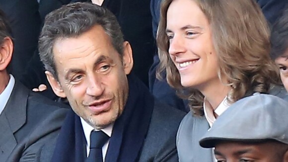 Nicolas Sarkozy : supporter du PSG, il applaudit son voisin Zlatan Ibrahimovic